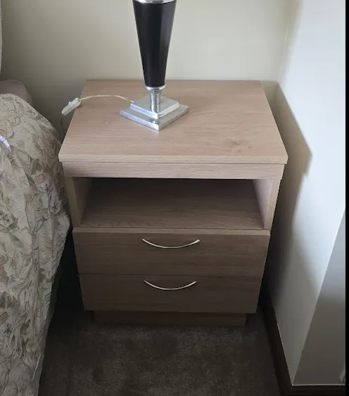 Mesa de Luz con Bandeja Desayunadora