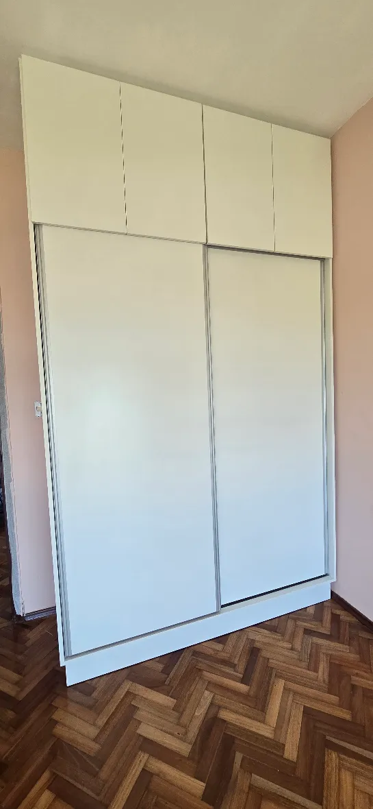 Placar Integral con Baulera Superior - 2 Puertas Corredizas